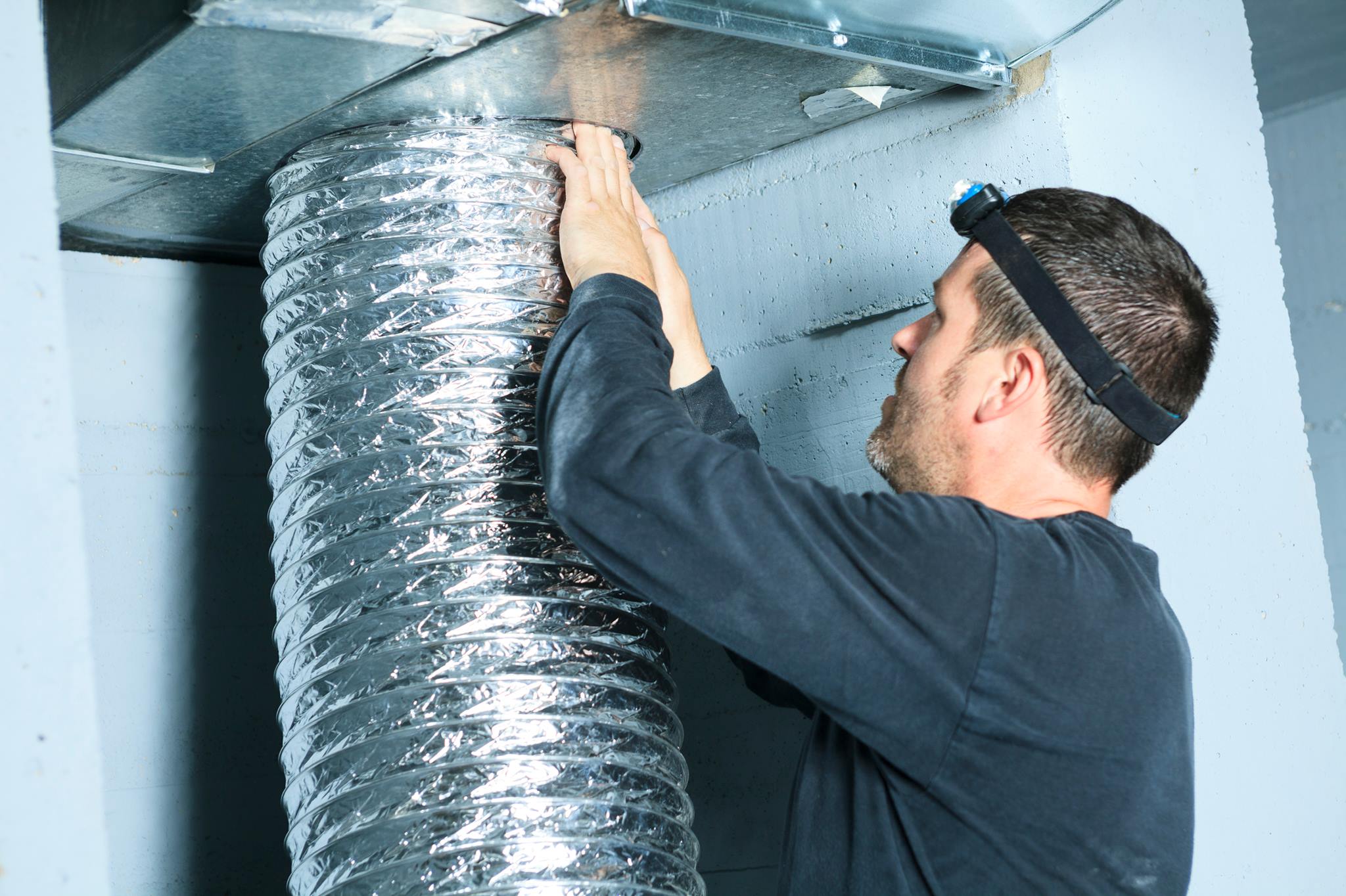 Cleaning Air Duct 